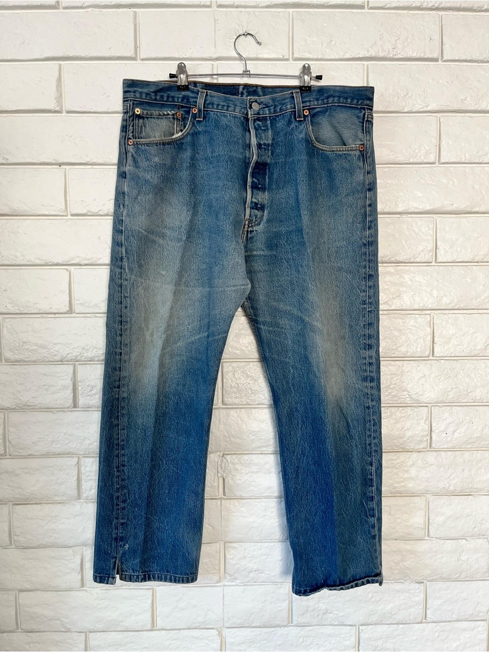Vintage Levi's 501 Medium Wash Button-Fly Blue Jeans Y2K